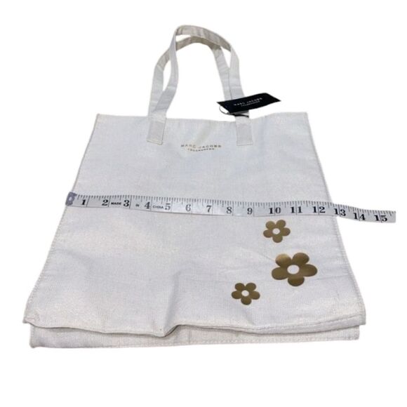 NWT Marc Jacobs Fragrances Limited Edition Cream Tote Bag Gold Daisy - Picture 8 of 8
